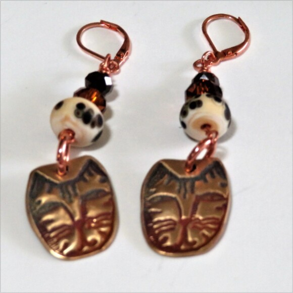 Leopard Face Earrings copper wirewrapped with leopard print lamp work beads OOAK - Picture 5 of 5